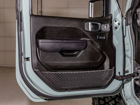 Used 2024 Jeep Wrangler Willys AWD/4WD image 34