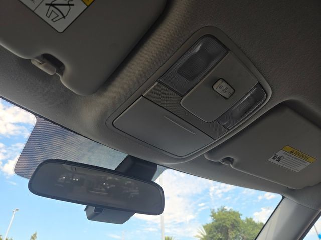 Used 2025 Kia Soul LX w/ LX Technology Package FWD image 16