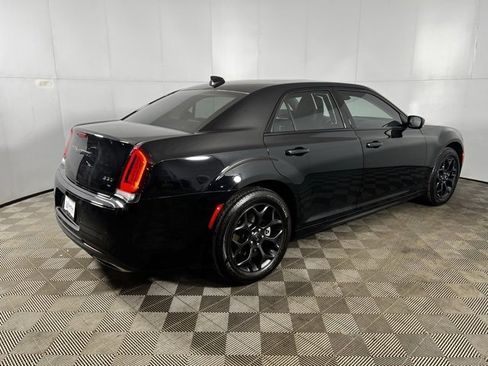 Used 2023 Chrysler 300 Touring L w/ Popular Equipment Group image 5