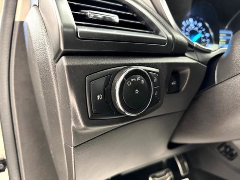 Used 2016 Ford Fusion Energi Titanium FWD image 13