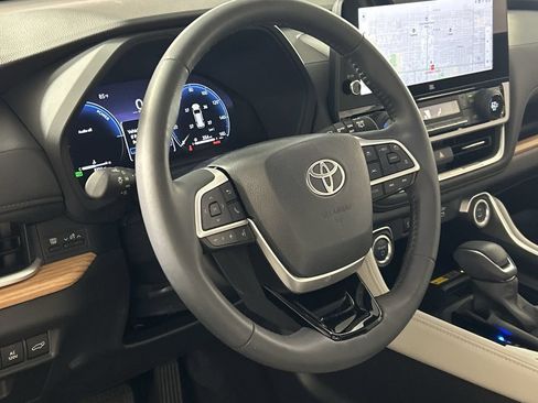 Used 2026 Toyota Grand Highlander AWD Hybrid image 15