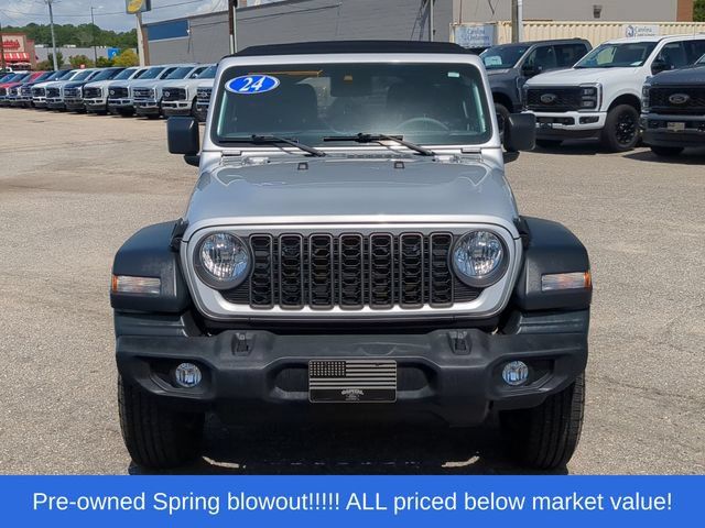 Used 2024 Jeep Wrangler Unlimited Sport AWD/4WD image 16