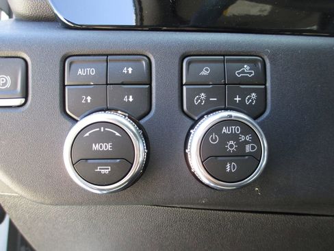 New 2026 GMC Sierra 3500 SLT AWD/4WD image 16