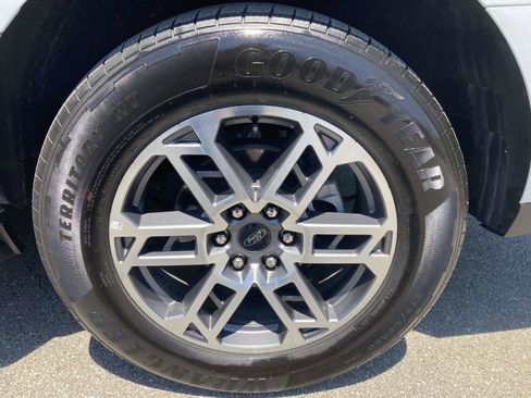 Used 2025 Ford Expedition Max Active RWD image 13