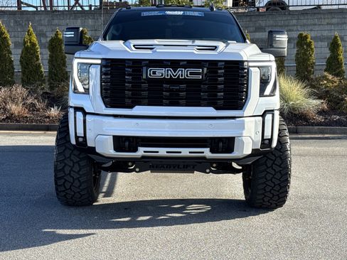 Used 2025 GMC Sierra 2500 Denali w/ Denali Reserve Package image 3