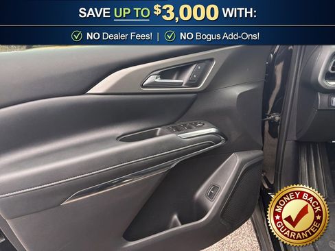 Used 2026 Chevrolet Traverse LT image 16