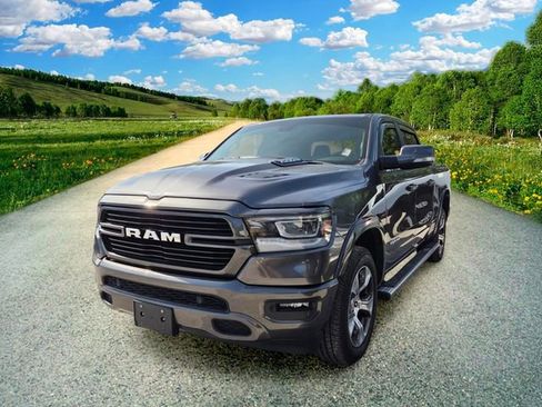 Used 2019 RAM 1500 Laramie w/ Sport Appearance Package AWD/4WD image 3