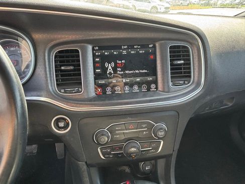 Used 2017 Dodge Charger R/T image 10