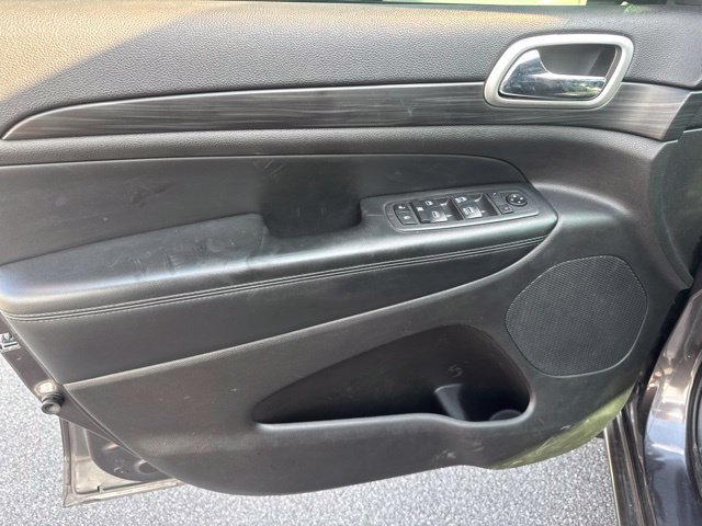 Used 2019 Jeep Grand Cherokee Altitude AWD/4WD image 15