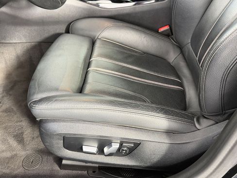 Used 2019 BMW 530i w/ Convenience Package image 13