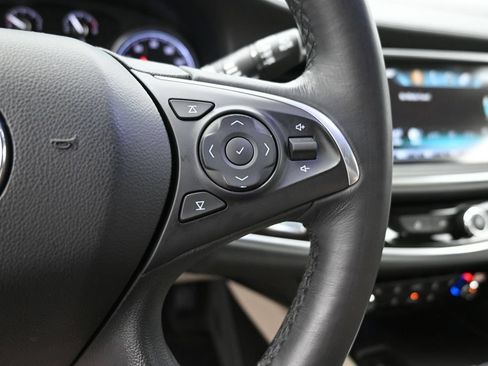Used 2019 Buick Enclave Essence FWD image 29