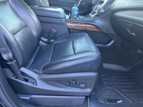 Used 2017 Chevrolet Suburban Premier image 25