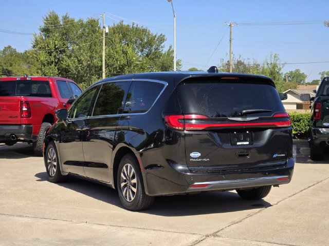 Certified 2023 Chrysler Pacifica Touring-L FWD image 5