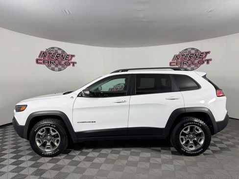 Used 2019 Jeep Cherokee Trailhawk w/ Cold Weather Group AWD/4WD image 4
