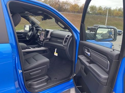 New 2026 RAM 1500 4x4 Crew Cab image 40