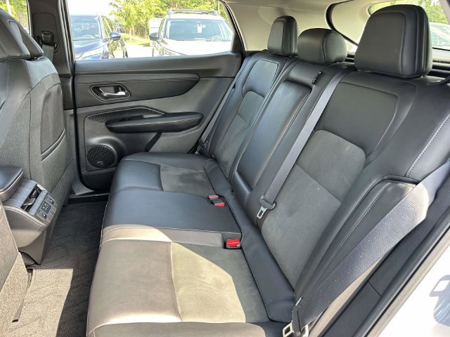 Used 2024 Nissan Ariya AWD image 16