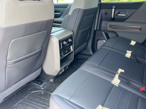 New 2025 GMC Hummer EV 2X AWD/4WD image 40
