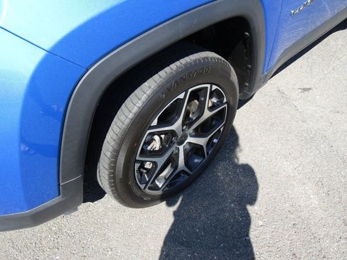 Used 2025 Jeep Compass Limited AWD/4WD image 30