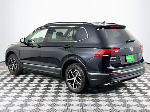 Used 2020 Volkswagen Tiguan SE w/ Panoramic Sunroof Package image 35