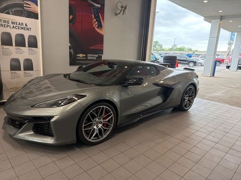 Used 2023 Chevrolet Corvette Z06 image 2