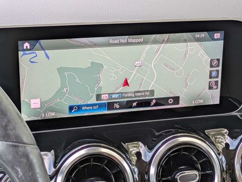 Used 2021 Mercedes-Benz GLA 250 4MATIC image 22