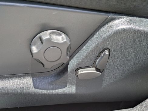 Used 2020 Ford EcoSport SE w/ SE Convenience Package FWD image 17