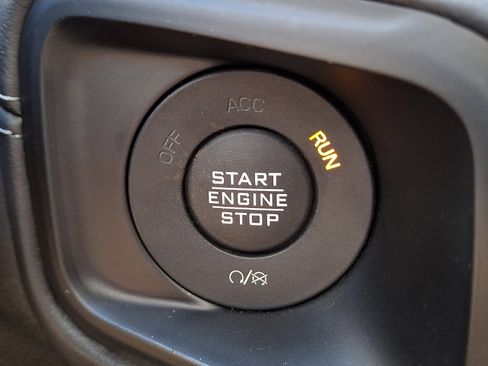 Used 2025 Jeep Wrangler Unlimited Rubicon image 22