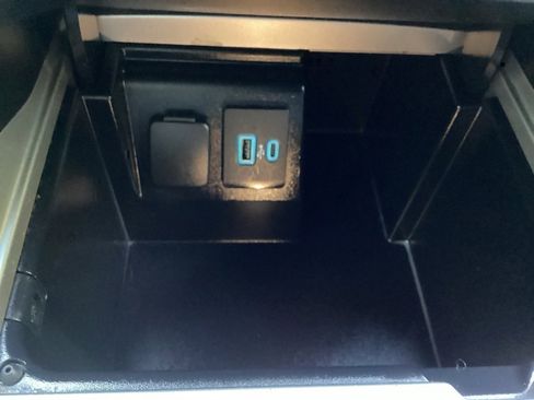 Used 2022 Ford Explorer Limited w/ Equipment Group 301A image 61