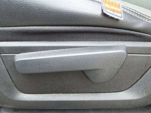 Used 2020 RAM 2500 Tradesman w/ Chrome Appearance Group AWD/4WD image 6