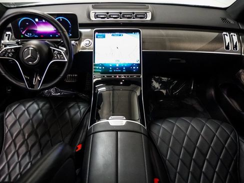 Used 2022 Mercedes-Benz S 500 4MATIC w/ AMG Line Package image 12