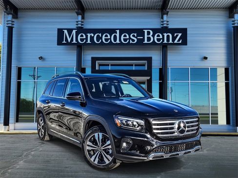 New 2026 Mercedes-Benz GLB 250 4MATIC image 1