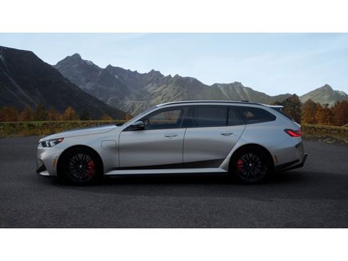 New 2026 BMW M5 Touring image 4