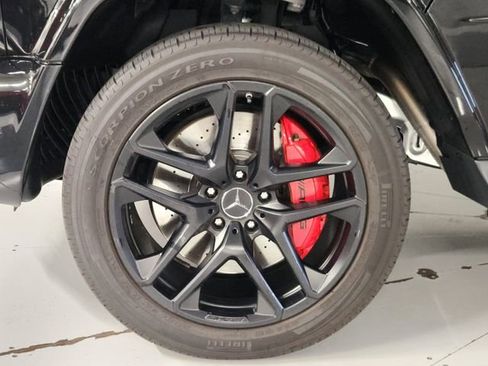 Used 2020 Mercedes-Benz G 63 AMG 4MATIC w/ G Manufaktur Interior Package image 8