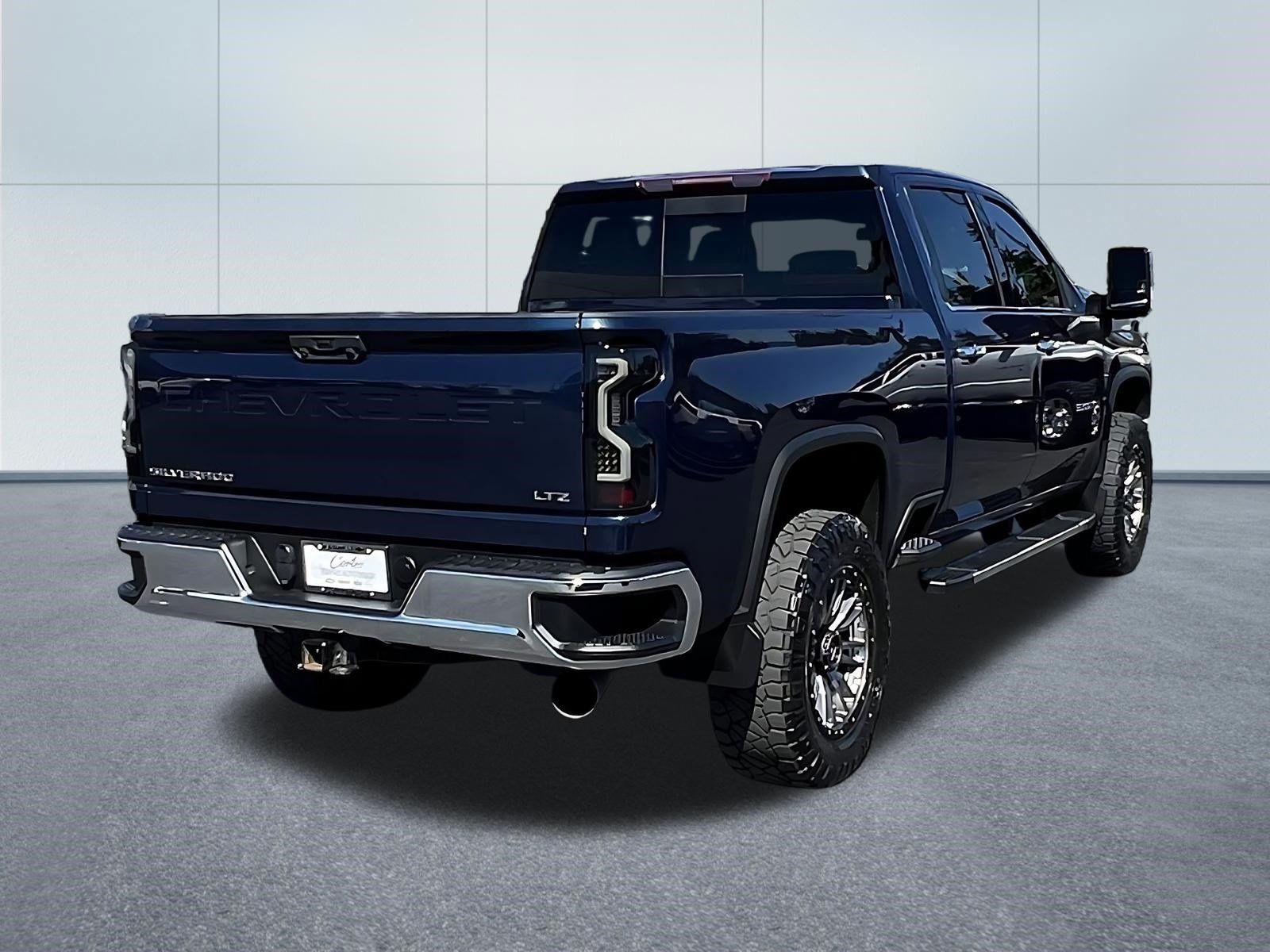 Used 2022 Chevrolet Silverado 3500 LTZ w/ LTZ Convenience Package AWD/4WD image 6