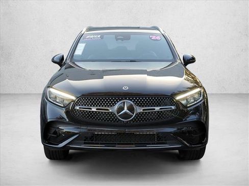 Used 2026 Mercedes-Benz GLC 300 image 2