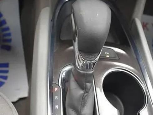 Used 2025 Chevrolet Malibu LT FWD image 34
