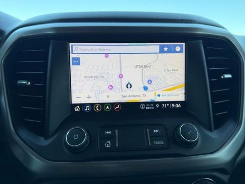 Used 2022 GMC Acadia AT4 w/ Technology Package AWD/4WD image 20