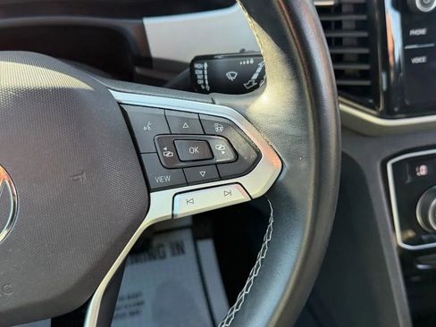 Used 2022 Volkswagen Atlas Cross Sport SEL image 17