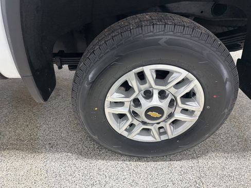Used 2020 Chevrolet Silverado 2500 LT w/ Convenience Package image 7