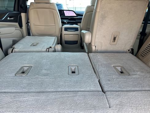 Certified 2024 Cadillac Escalade Premium Luxury image 16