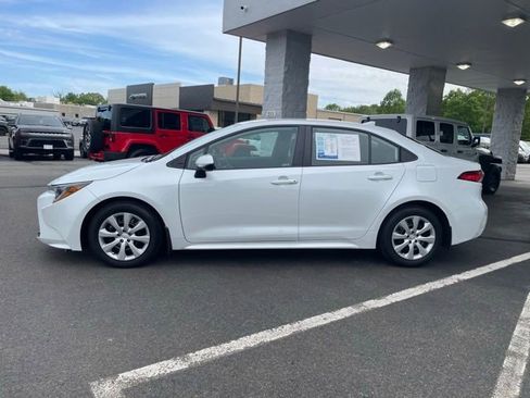 Used 2024 Toyota Corolla LE FWD image 8