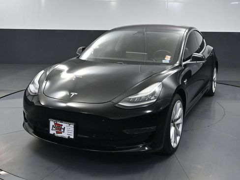 Used 2018 Tesla Model 3 Mid Range RWD image 10