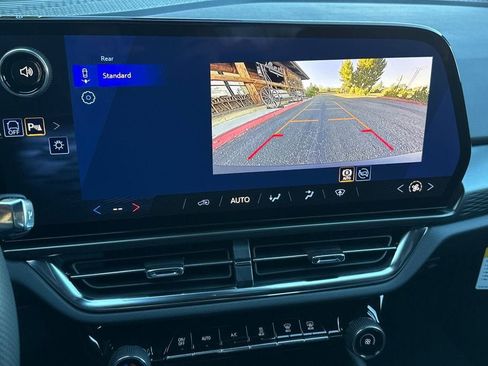 New 2026 Chevrolet Equinox EV LT image 20