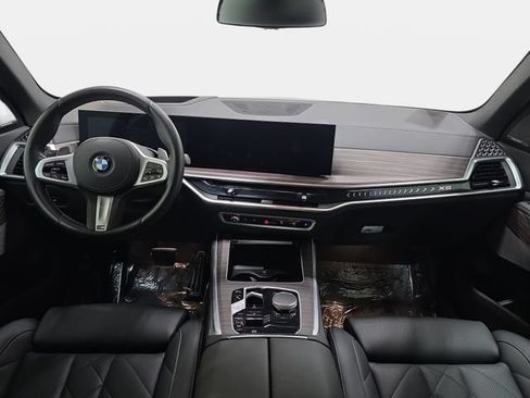 Used 2025 BMW X5 xDrive40i w/ M Sport Package AWD/4WD image 9