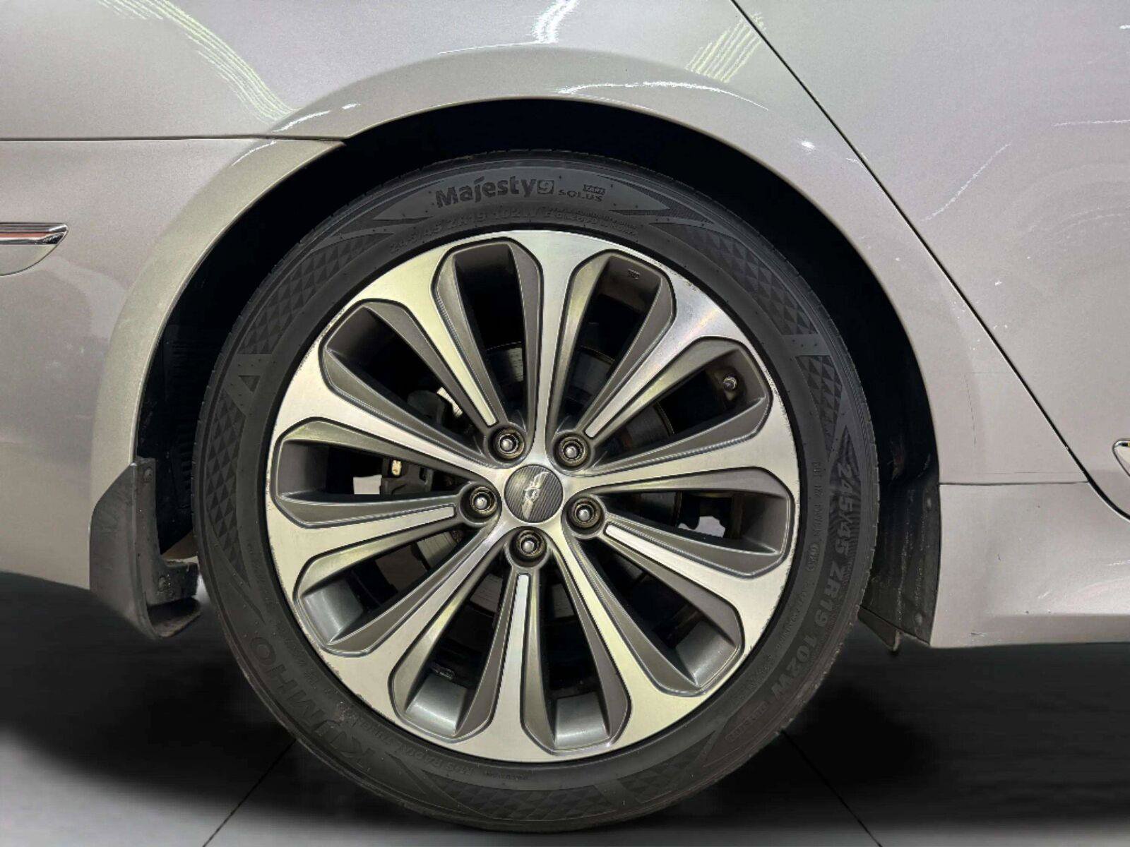 Used 2013 Hyundai Genesis 5.0 R-Spec RWD image 44