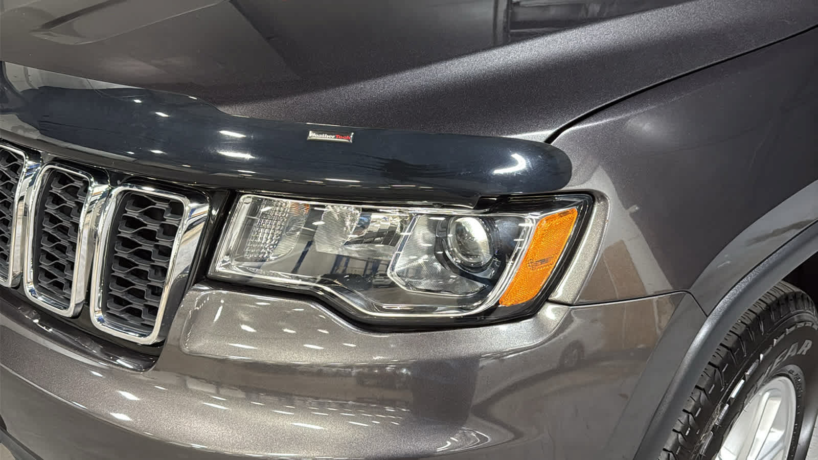 Used 2019 Jeep Grand Cherokee Laredo AWD/4WD image 7