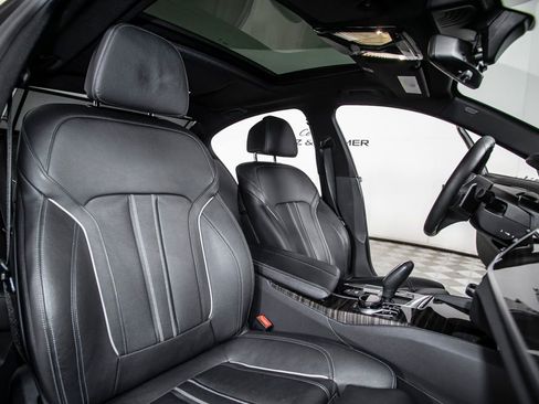 Used 2019 BMW M550i xDrive AWD/4WD image 19