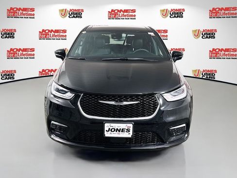 Used 2025 Chrysler Pacifica Select FWD image 11