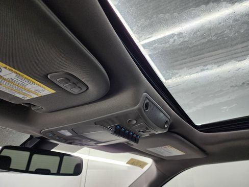 Used 2017 Ford F350 Lariat w/ Lariat Ultimate Package image 13