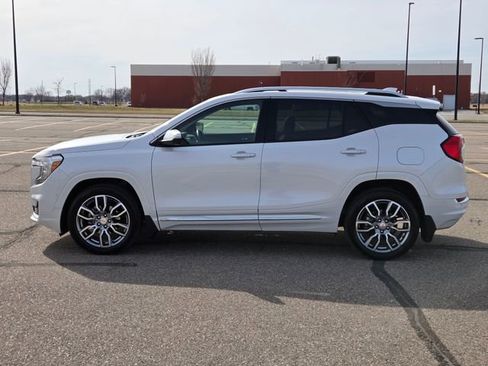 Used 2024 GMC Terrain Denali w/ Denali Premium Package image 7